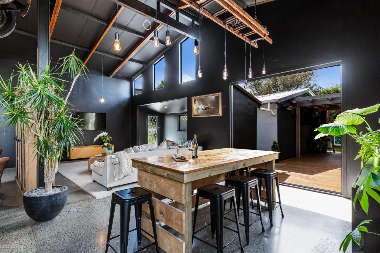 The Black Barn Auckland Bagian luar foto